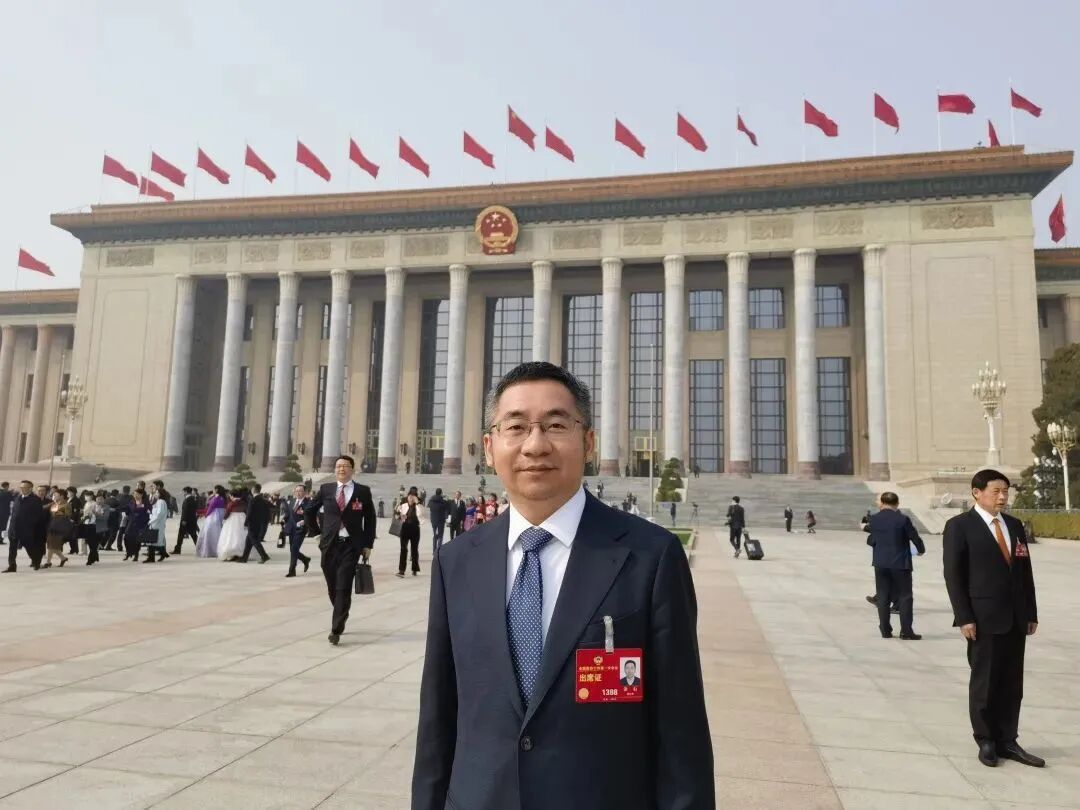 人工智能时代，如何跨越高等教育与产业间的‘时间差’？