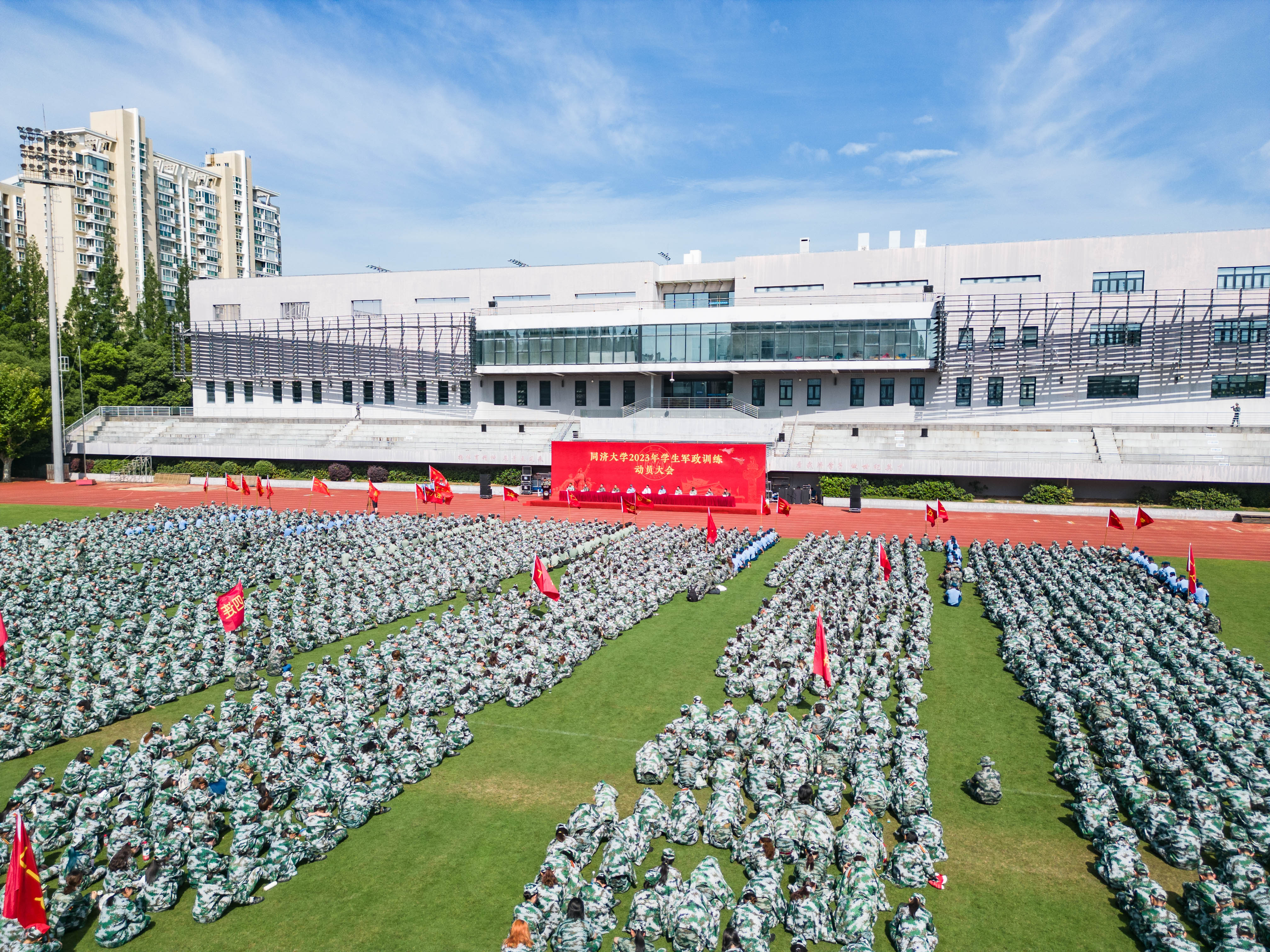 大学军训开始！同济学生7月练意志