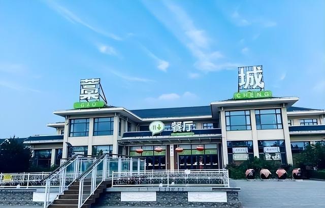 高速服务区盈利链揭秘:油品主导下的发展新变与监管隐忧