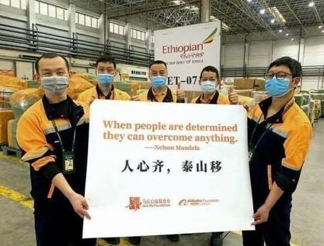 美国疫情失控物资急缺,中国援助遭拒,医护发声被打压