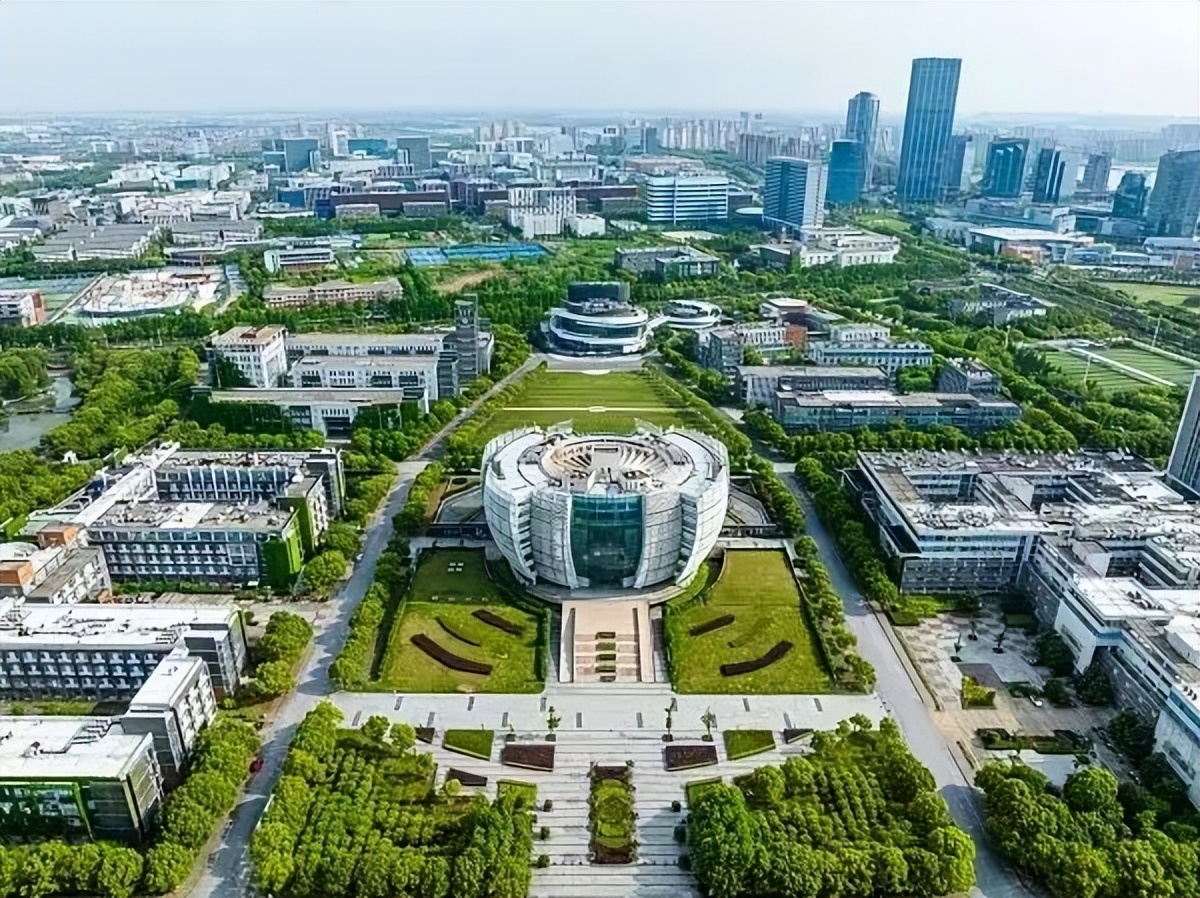 填志愿纠结学校咋选?看看这些别人家的大学图书馆