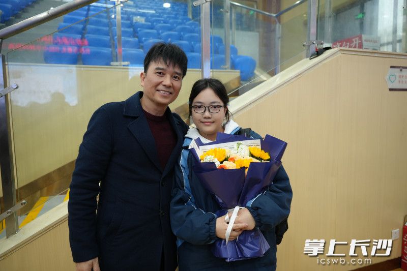 高考冲刺关键期,雅礼书院中学为高三学子举行成人礼